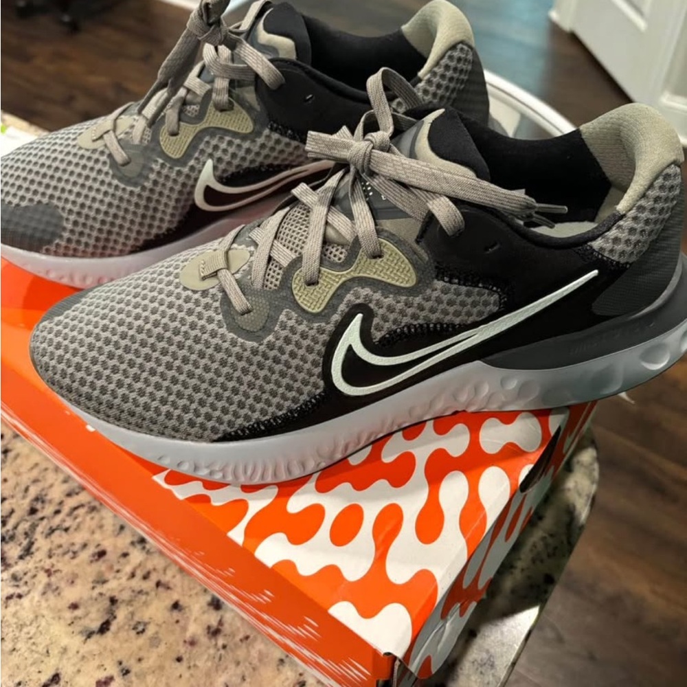 Nike Gray and Black Athletic Shoes with Cushioned Sole